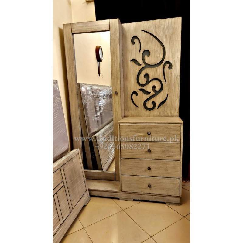 King Size Backlit Bedroom Set With Antique Polish 